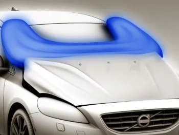 Volvo crea el primer coche del mundo con airbag para peatones