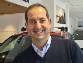 Óscar Soriano, director general de Tibermotor Madrid: “Estoy enamorado de mi equipo”