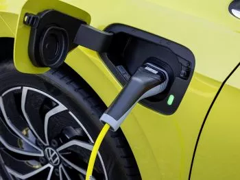 GTE Y EHYBRID, LOS DOS MODELOS HÍBRIDOS ENCHUFABLES DE GOLF YA ESTÁN A LA VENTA EN ESPAÑA