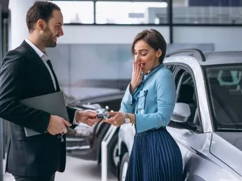 Qué condiciones debes cumplir para comprar un coche