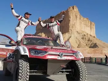 Óscar Fuertes y Diego Vallejo terminan el mejor Dakar de la historia de SsangYong Motorsport