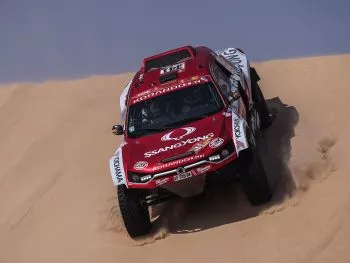 SsangYong ya acaricia la meta del Dakar