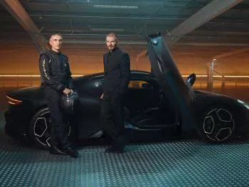 MC20 Notte: La Oscura Seducción de Maserati en Madrid - Un Exclusivo Superdeportivo que Despierta la Pasión por la Velocidad y el Lujo