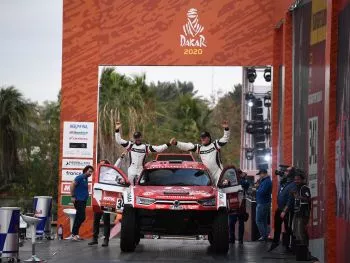 Óscar Fuertes supera una odisea personal para poder estar en el Dakar