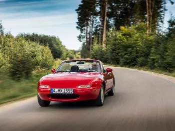 Mazda amplía su catálogo de piezas en Europa para restaurar los MX-5 clásicos