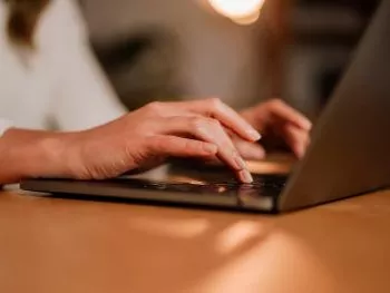 Solicitud del IVA reducido en la compra de un coche: requisitos y beneficiarios