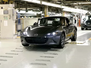 Mazda inicia la producción del MX-5 RF en Japón