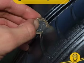 Cómo medir la profundidad de un neumático con una moneda