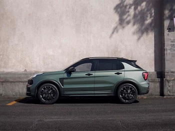 Lynk & Co pone a la venta el nuevo 01 Plug-In Hybrid en España: Mayor potencia, diseño y tecnología avanzada