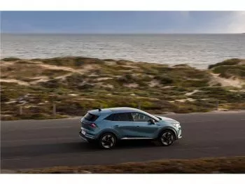 RENAULT ABRE LOS PEDIDOS Y ANUNCIA LOS PRECIOS DEL  NUEVO SYMBIOZ E-TECH FULL HYBRID