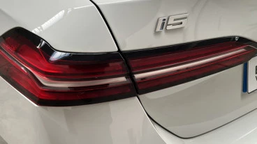 BMW i5 eDrive40