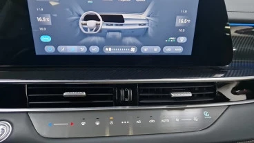 EBRO S700 1.6 TGDI Luxury 7 DCT