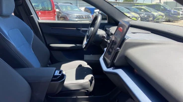 Volvo EX30 Single Motor Extended Range Plus Auto