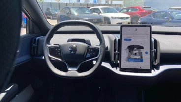 Volvo EX30 Single Motor Extended Range Plus Auto