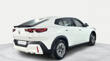 BMW iX2 xDrive30