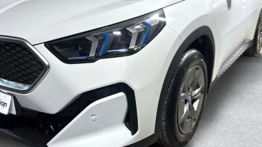 BMW iX2 xDrive30