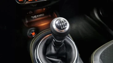Nissan Juke DIG-T 84 kW (114 CV) 6M/T Kiiro