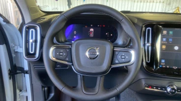 Volvo XC40 2.0 B3 G Plus Dark Auto