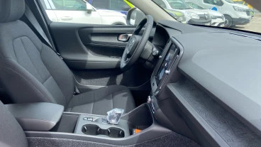Volvo XC40 2.0 B3 G Essential Auto