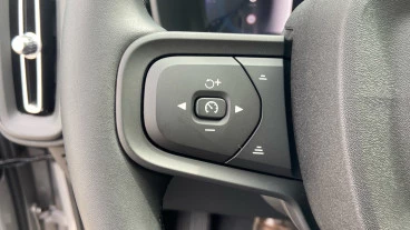 Volvo XC40 2.0 B3 G Essential Auto