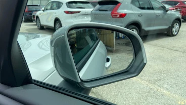 Volvo XC40 2.0 B3 G Essential Auto