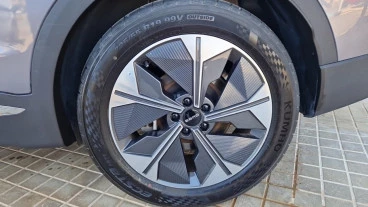 EBRO S700 1.6 TGDI Luxury 7 DCT EBRO S700 1.6 TGDI Luxury 7 DCT