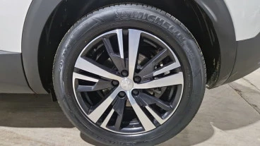 Peugeot 3008 1.2 PURETECH 96KW (130CV) ALLURE EAT8