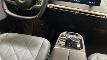 BMW iX xDrive45