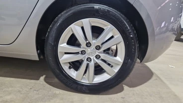 Peugeot 308 5p Allure Pack BlueHDI 130 S&S