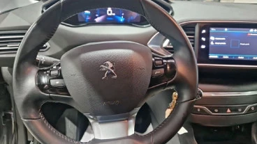 Peugeot 308 5p Allure Pack BlueHDI 130 S&S