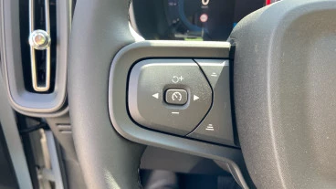 Volvo XC40 2.0 B3 G Essential Auto