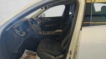 Volvo XC60 2.0 B4 D Momentum Pro Auto