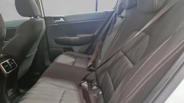 Kia Sportage 1.6 MHEV Business 100kW (136CV) 4x4