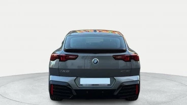 BMW iX2 xDrive30