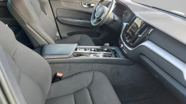 Volvo XC60 2.0 B4 D AWD Momentum Pro Auto