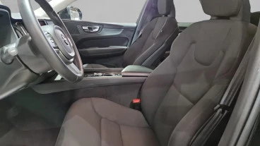 Volvo XC60 2.0 B4 D AWD Momentum Pro Auto