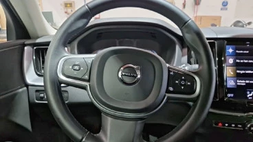 Volvo XC60 2.0 B4 D AWD Momentum Pro Auto