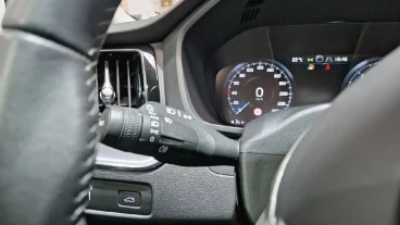 Volvo XC60 2.0 B4 D AWD Momentum Pro Auto