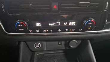Nissan Qashqai DIG-T 103kW N-Connecta
