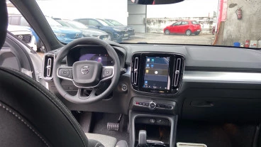 Volvo XC40 2.0 B3 G Plus Dark Auto