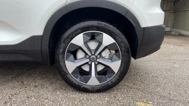 Volvo XC40 2.0 B3 G Plus Dark Auto