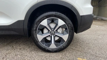 Volvo XC40 2.0 B3 G Plus Dark Auto