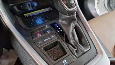 Toyota Rav4 2.5l 220H Luxury