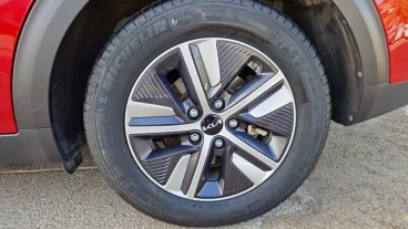 Kia Niro 1.6 GDi HEV 104kW (141CV) Drive