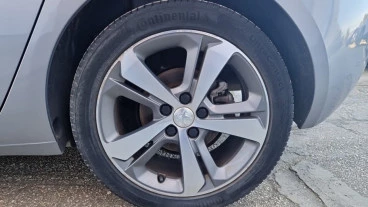 Peugeot 308 5p Allure 1.5 BlueHDi 96KW (130CV) Auto