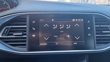 Peugeot 308 5p Allure 1.5 BlueHDi 96KW (130CV) Auto