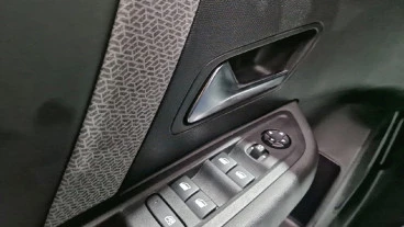 Citroën C4 PureTech 130 S&S EAT8 Shine