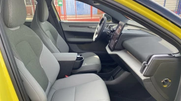 Volvo EX30 Single Motor Extended Range Plus Auto