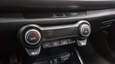 Kia Rio 1.2 CVVT 62kW (84CV) Concept