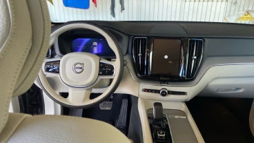 Volvo XC60 2.0 B5 G MHEV Plus Dark Auto AWD